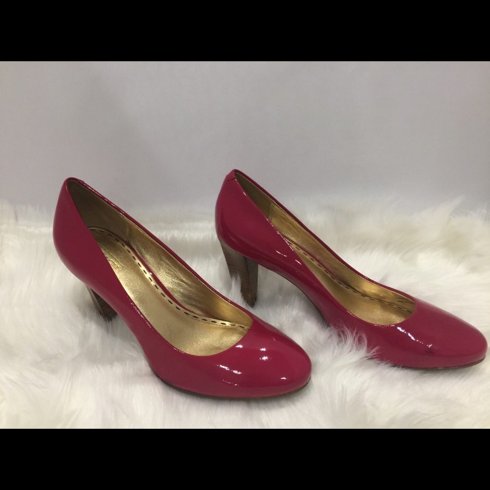 Coach Sheri pump fuchsia -size 8.5